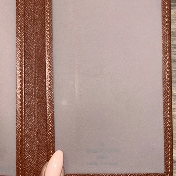 Louis Vuitton Brown Taiga Card/Photo/ID Holder - Picture 8 of 10